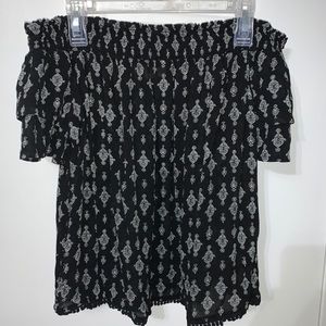 Rewind short sleeve off-shoulder shirt